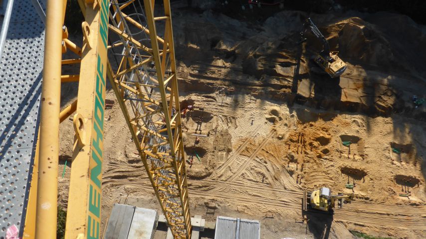 Blick vom Kran aufs Baufeld