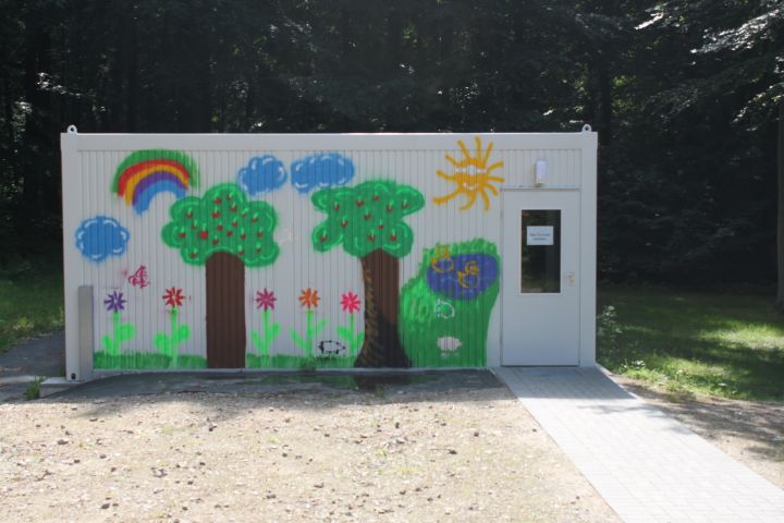 Bürocontainer mit Bemalung