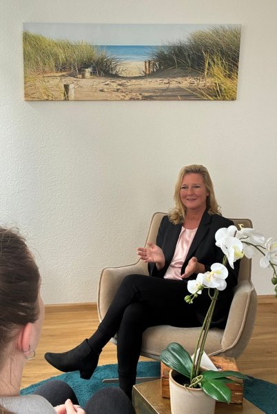 Einzeltherapie mit der Chefärztin der Psychosomatik Dr. med. Evelyn Hemper