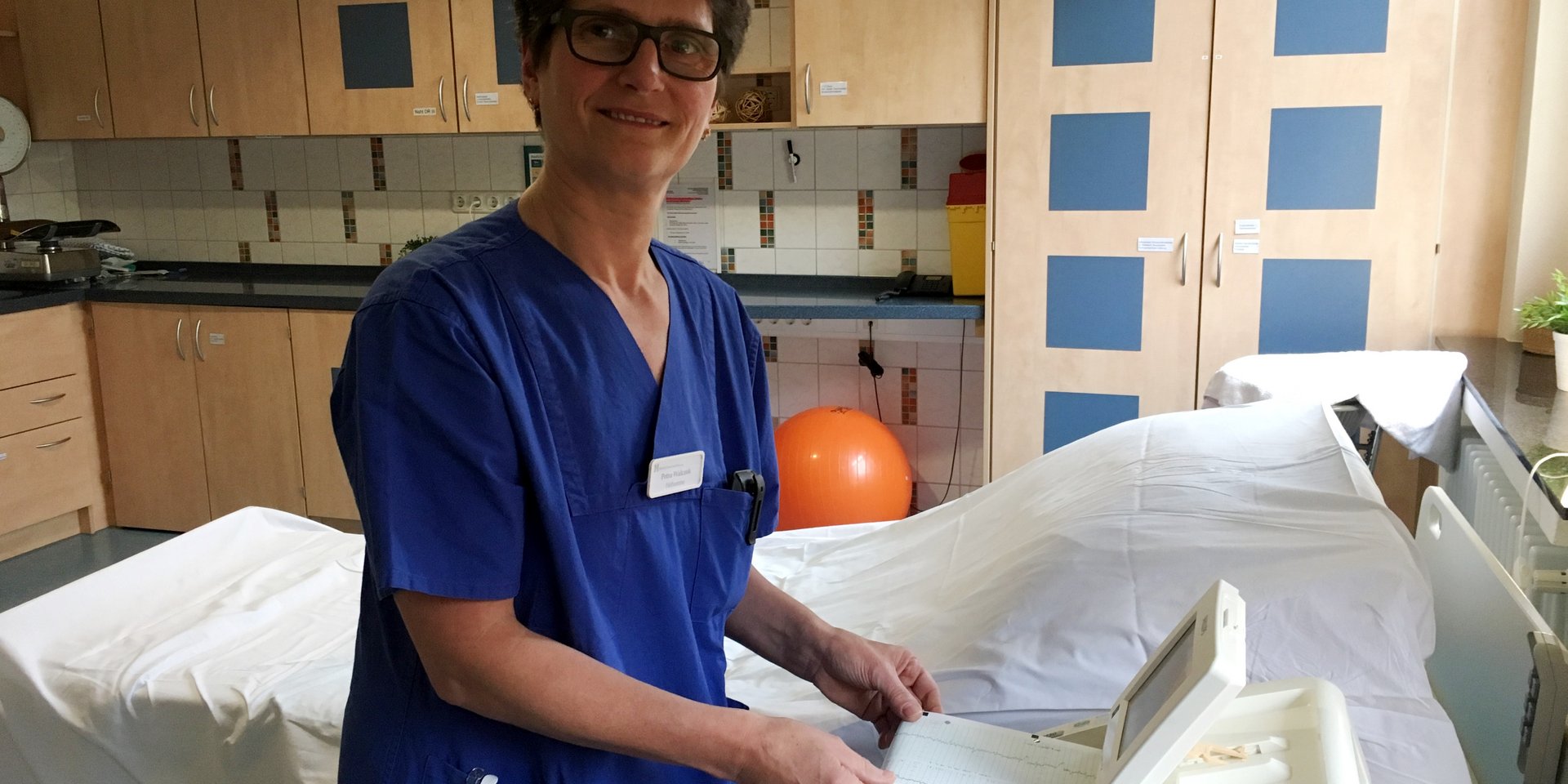 Babys sind ihr Beruf: Was macht eigentlich eine Hebamme?