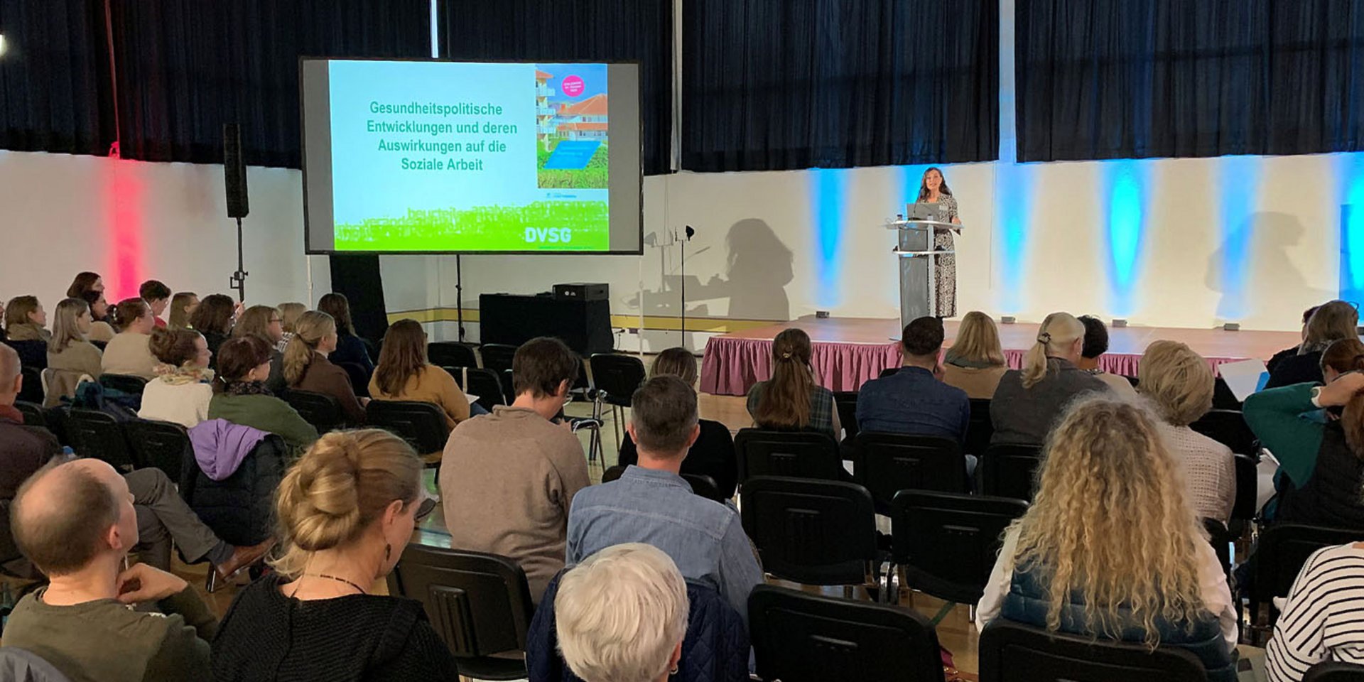 Mehr als 130 Sozialarbeiter aus NRW kamen zur Fachtagung in die VAMED Klinik Hattingen