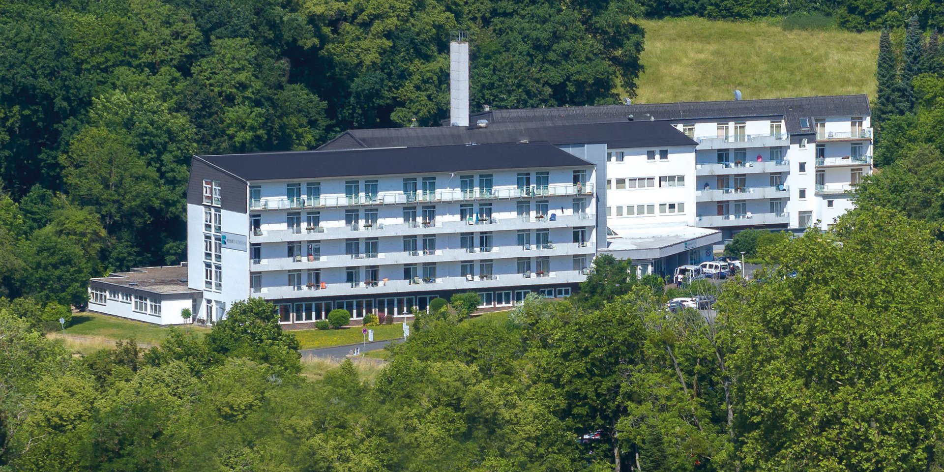 VITREA setzt Wachstumskurs fort und übernimmt Klinik Rabenstein