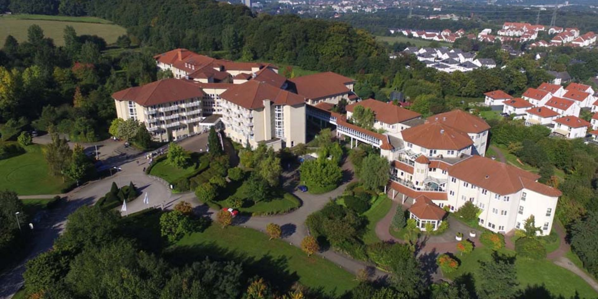Zwei himmlische Helfer greifen ein - Kinder-Musical in der VAMED Klinik Hattingen