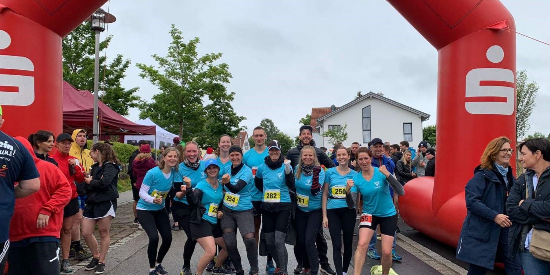  Die VAMED Rehaklinik Bad Grönenbach nahm am 9. Kinderhospiz-Benefiz-Crosslauf teil