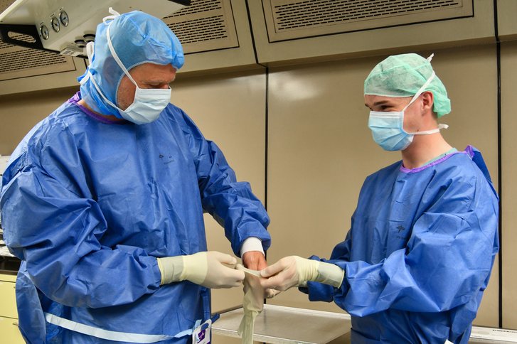 Bauchbeschwerden beim Spezialisten richtig behandeln lassen