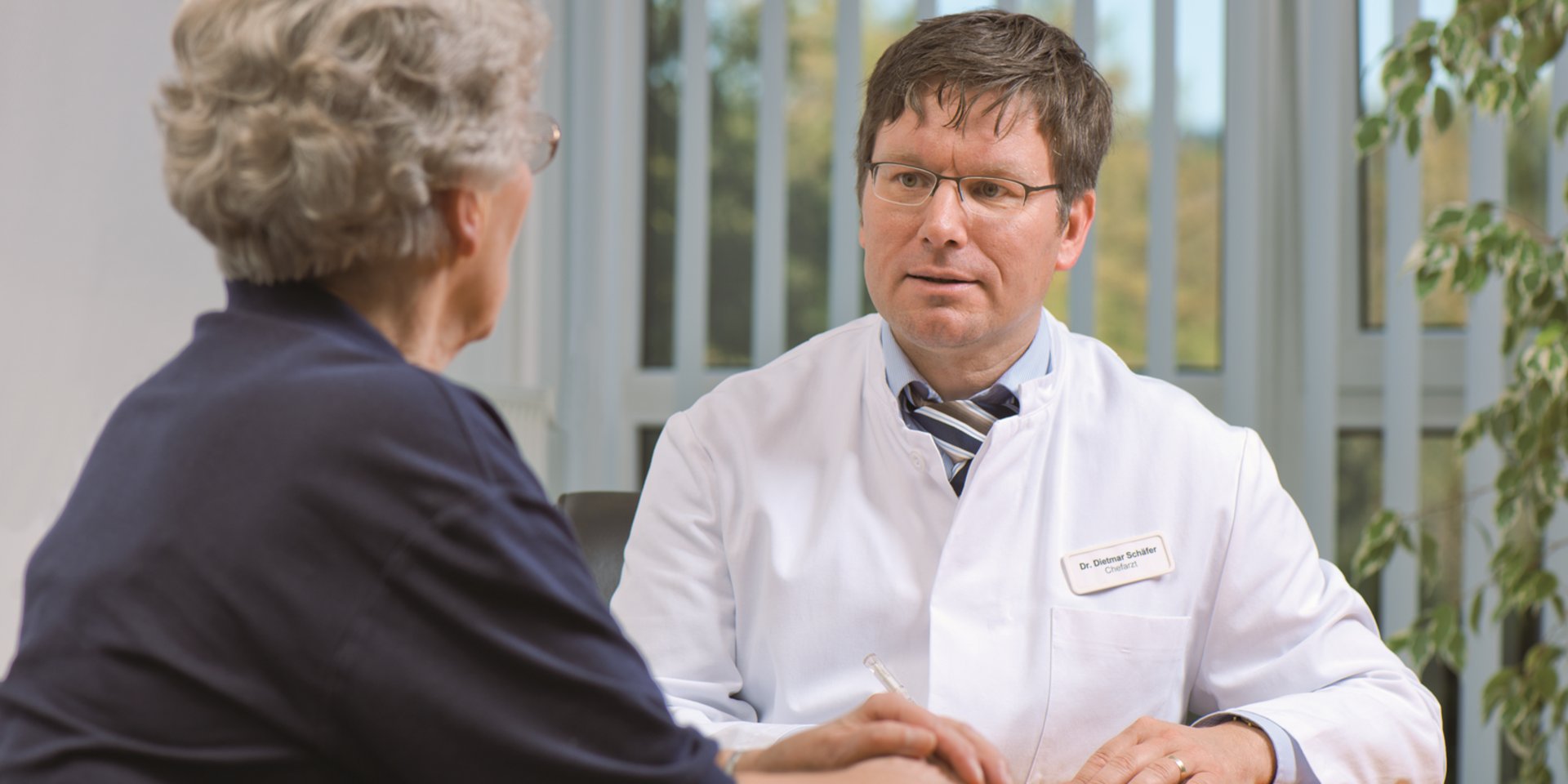 Facharzt für Neurologie informierte über die „Schüttellähmung“ 