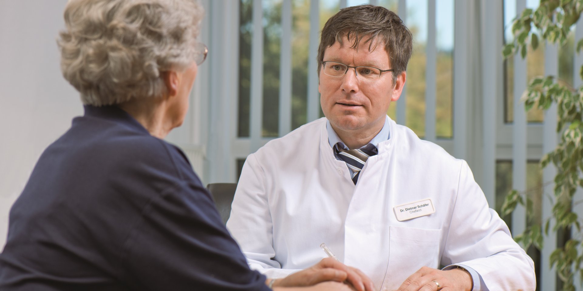 Facharzt für Neurologie informierte über die „Schüttellähmung“ 